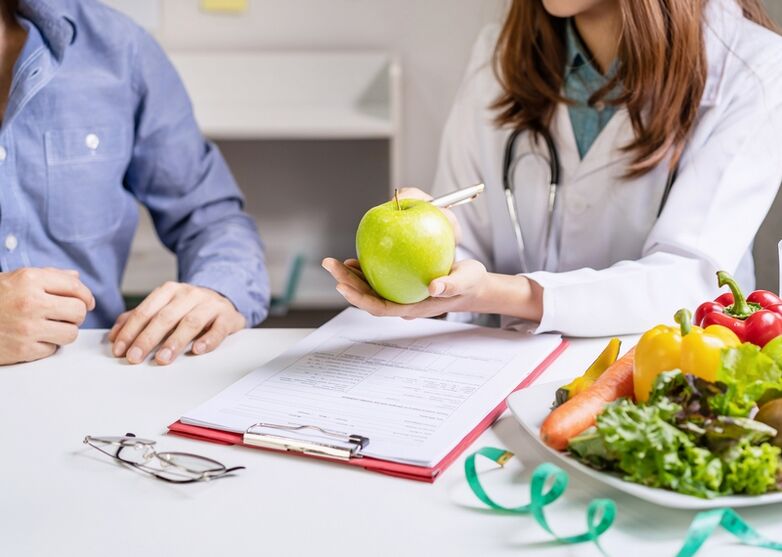 Ier Dir ufänkt Gewiicht ze verléieren, sollt Dir en Ernährungsspezialist konsultéieren